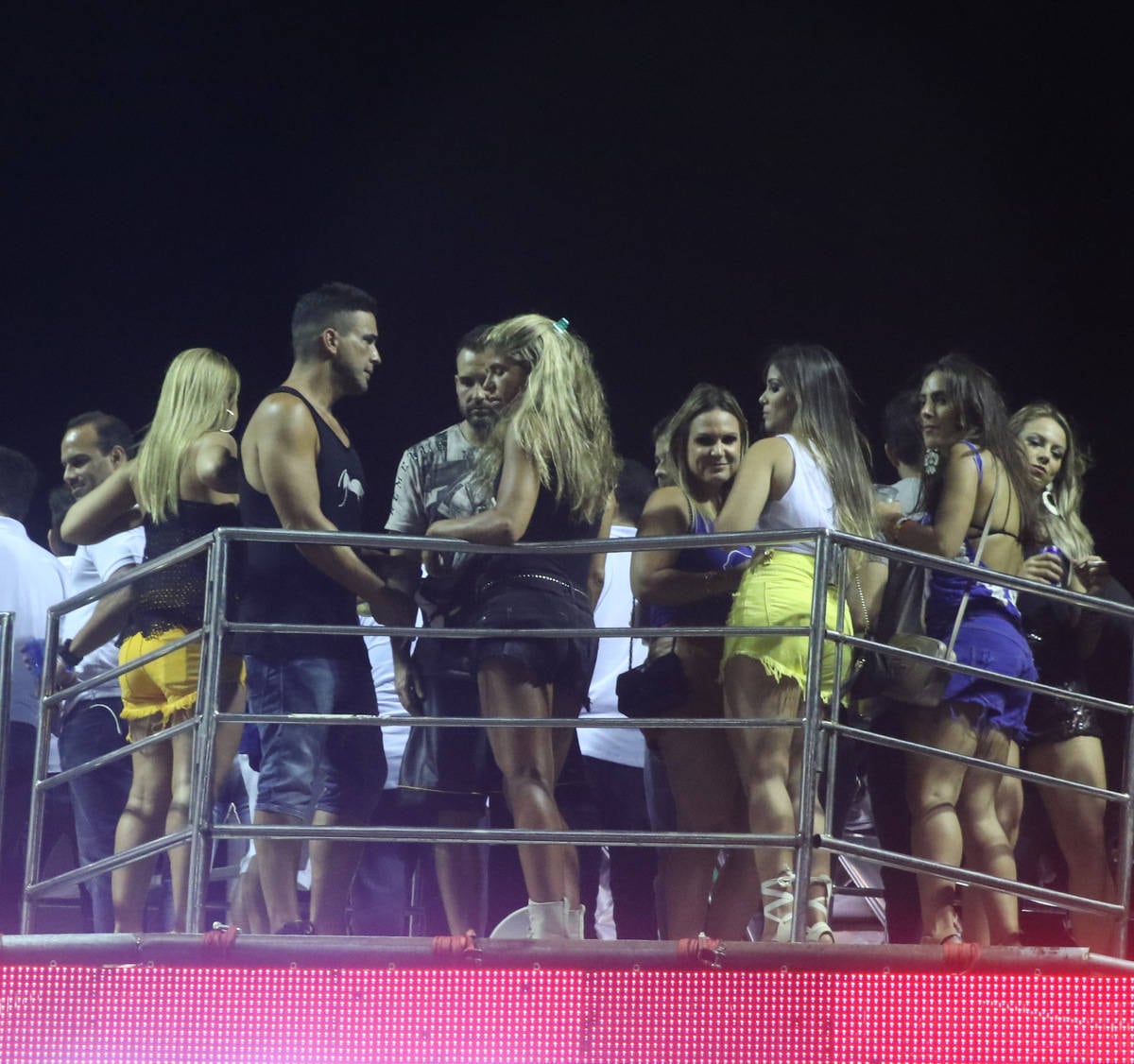 Além do Psirico, o circuito Barra Ondina teve Cheiro de Amor e Timbalada nesta sexta