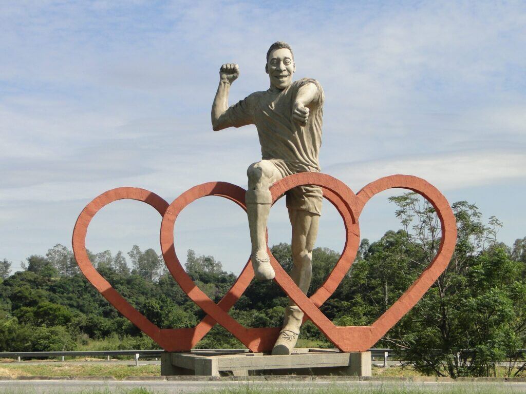 Edson Arantes do Nascimento, o Pelé, nasceu na cidade mineira de Três Corações, em 23 de outubro de 1940.
