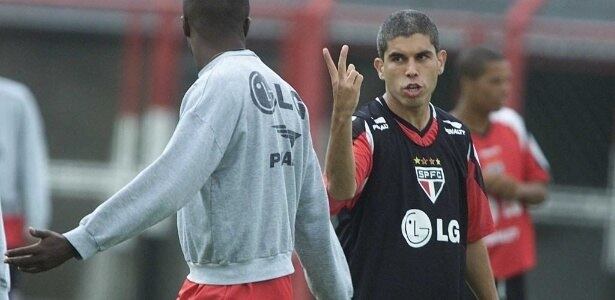 De maneira estranha, o time do São Paulo não entendia as jogadas de Ricardinho