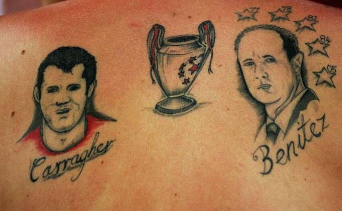 As pessoas dizem que os fãs do Liverpool são os mais fiéis que existem. Bom, se isso é verdade, esse cara é a prova viva! Se bem que tão horrorosa que está essa tatuagem, se os nomes dos jogadores não estivessem escritos embaixo dos desenhos, ninguém saberia ao certo de quem eram os rostos tatuados