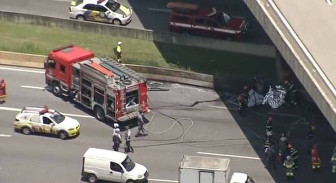 Uma aeronave caiu na rodovia Anhanguera, em SP, nesta segunda-feira (11)
