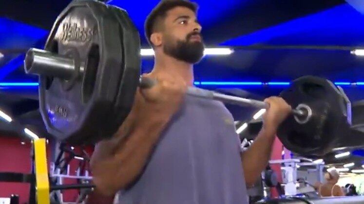 Além disso, grande parte dos que frequentam academias afirmam que a experiência de ir ao local malhar é única, e dificilmente seria trocada pela ingestão de um medicamento.

