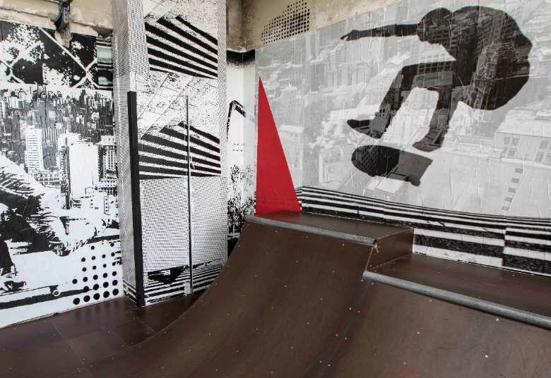 Pista de skate nas alturas traz uma experiência radical no 21º andar! 