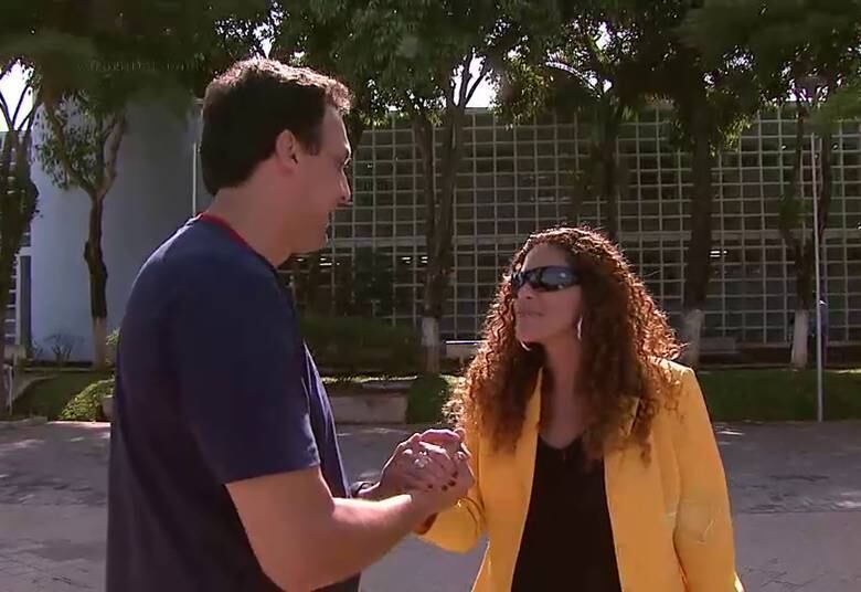 Linda tinha uma vida simples em Aracaju, Sergipe, e trocou de família com Marina Ferreira, mulher do ex-jogador de vôlei Pampa. Ela viajou para Suzano, interior de São Paulo, para a experiência

+ Assista aos melhores momentos de Troca de Família desta terça-feira (2)

> Acesse o R7 Play e assista na íntegra a todos os programas da Record! Clique e experimente!
