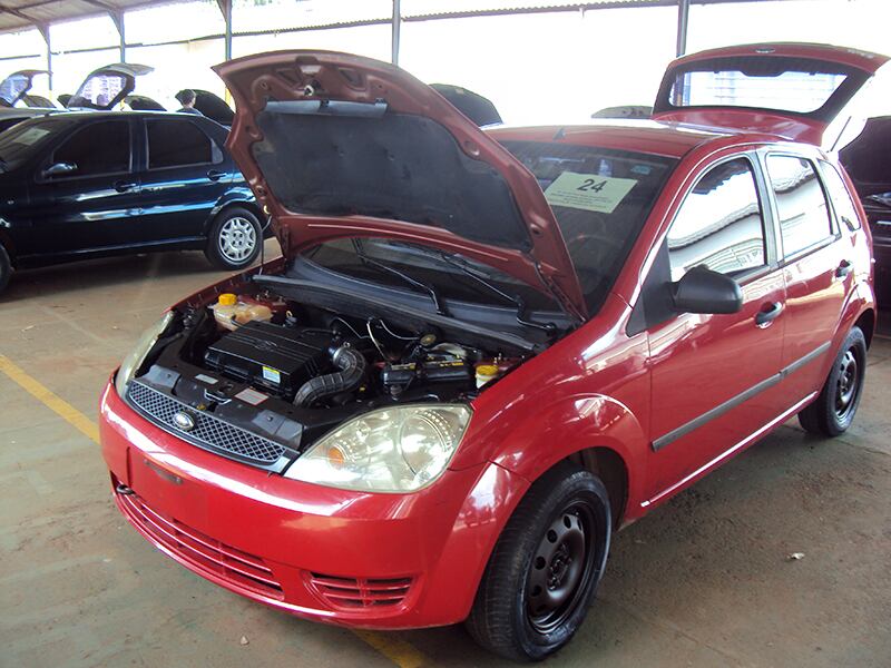 O Ford Fiesta 2004/2005 poderia sair por R$ 5.000, que era seu lance mínimo