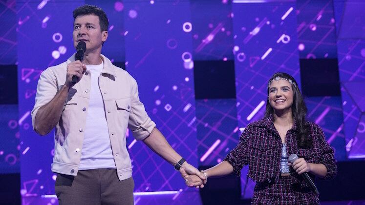 E tem mais sucessos para você cantar e dançar muito: o hit que bombou em 2022, As It Was, de Harry Styles; Por Una Cabeza, de Carlos Gardel; Qui nem Jiló, de Gilberto Gil; Music and Me, de Michael Jackson, e Numa Sala de Reboco, de Luiz Gonzaga