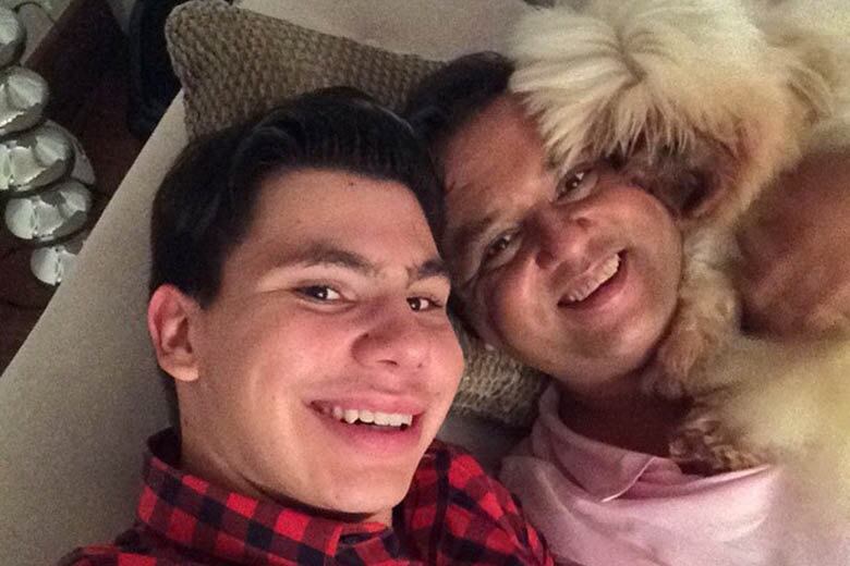 — Eu tenho essa concepção de vida, ninguém morre,
não acredito nisso e não acredito na morte, a morte é uma desculpa, por várias
coisas, não só pela minha religião, mas por aquilo que eu vi durante 20 anos da
minha vida como repórter policial

+ Só no R7! Amin Khader revela quem é a famosa mais sem noção: “Falou loucuras para mim”
+ Veja cinco curiosidades da vida de Amin Khader que você nem imaginava
+ Relembre os casamentos mais extravagantes do mundo dos famosos

