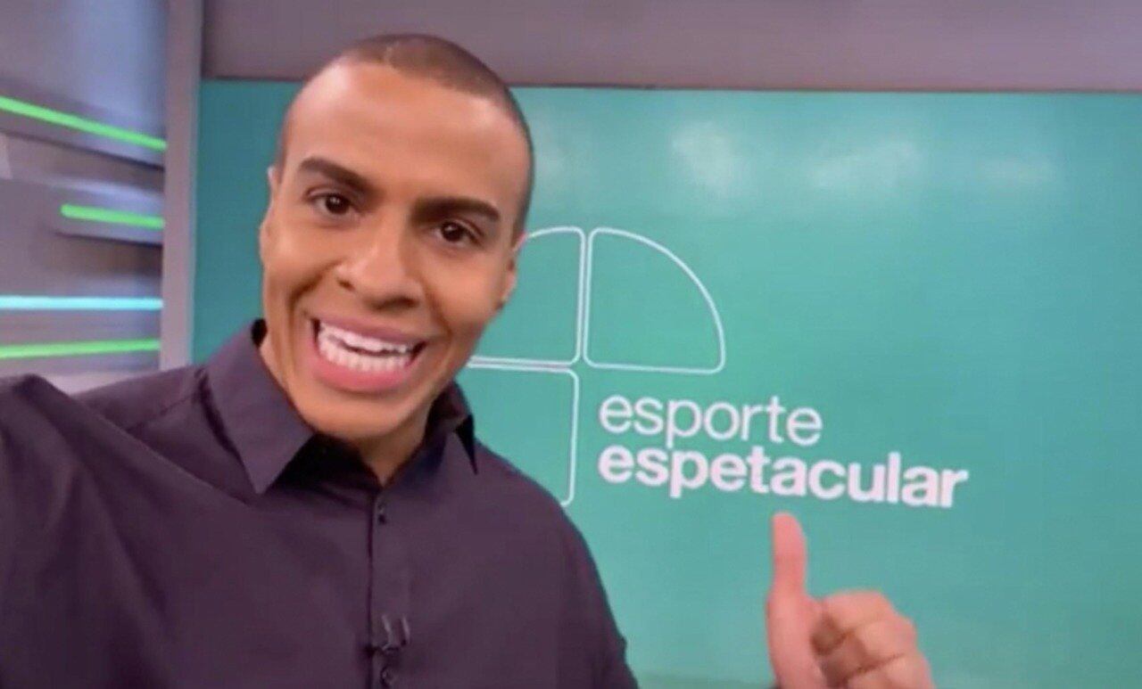 O apresentador esportivo Thiago Oliveira deixou o comando do Esporte Espetacular e o seu provável destino será o Fantástico, nas noites de domingo.