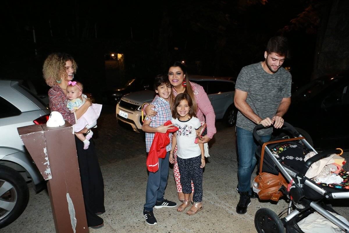 Preta Gil foi acompanhada de toda a família para a festança