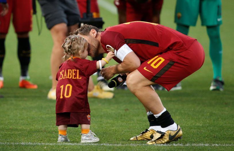 Totti teve um momento especial com os filhos e também com a mulher