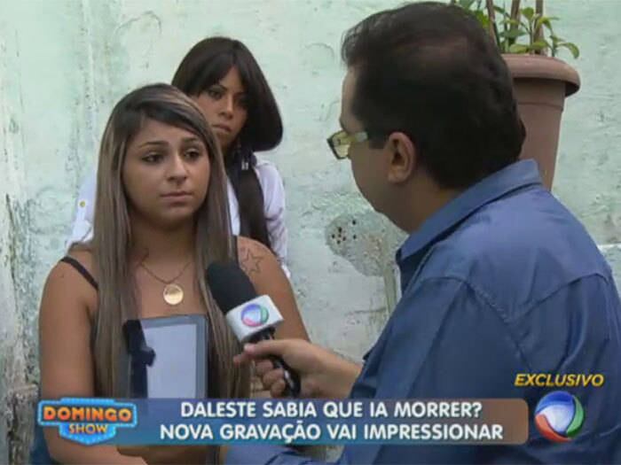 

Geraldo Luís visitou a casa da família do cantor e conheceu o quarto onde ele
gravava suas músicas. Érica Teixeira, sua mulher, contou que ele havia utilizado
bastante o objeto eletrônico

— Ele utilizava bastante o tablet. Geralmente, era para ganhar suas novas
composições



+ Aproveite e confira as matérias do programa Domingo Show

+ Já curtiu a página do Domingo Show no Facebook? É só clicar!

+ Siga o Domingo Show no Twitter e receba todas as notícias do programa
