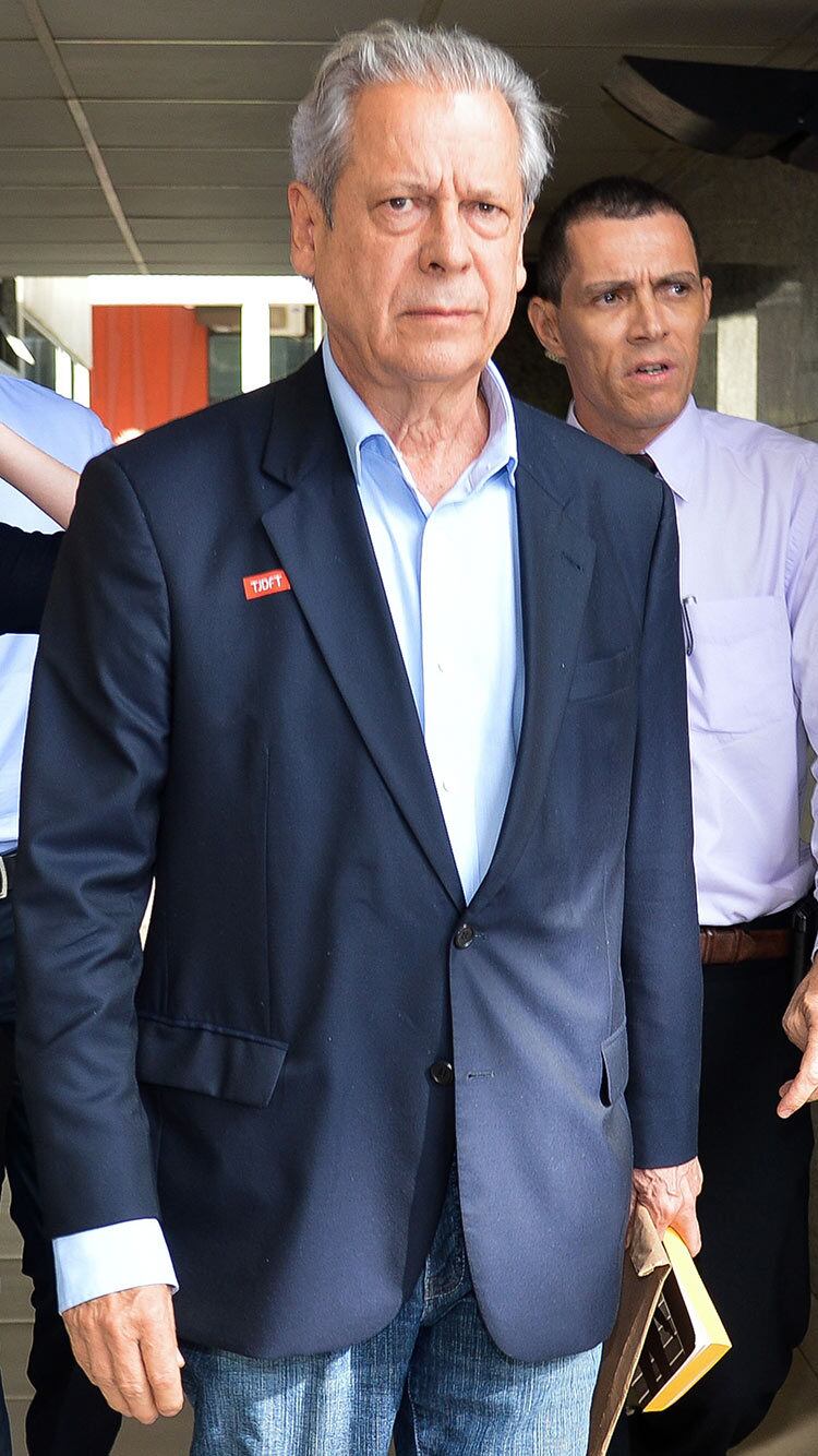 José Dirceu,foi preso na Pixuleco, 17ª fase da Lava Jato, no ano passado acusado de receber propinas no esquema Petrobras