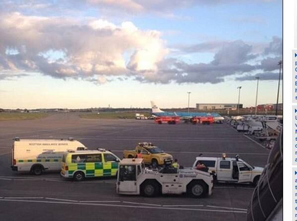 Ao aterrissar, equipes especializadas entraram
no avião com roupas especiais para riscos biológicos. Após os primeiros exames, a menina foi
levada de ambulância para um hospital da região
Com medo do ebola, familiares abandonam corpos de entes queridos nas ruas da Libéria