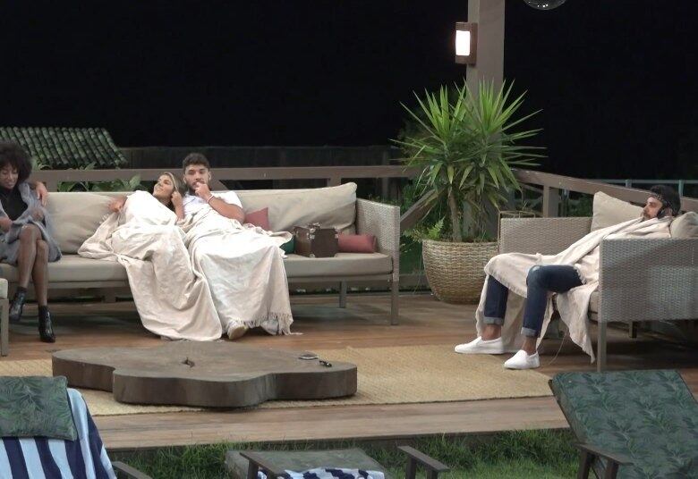 Na reta final do reality, os peões passaram por vários momentos emocionantes. Teve café da manhã com os atores de Amor Sem Igual, prova que garantiu ao Diego o lugar na final e até cartas escritas pela família!
Veja tudo o que rolou neste fim de semana!