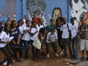 Nesta terça-feira (1º), eles participam de oficina sobre sexo seguro com a Rede de Jovens Vivendo com o HIV/Aids