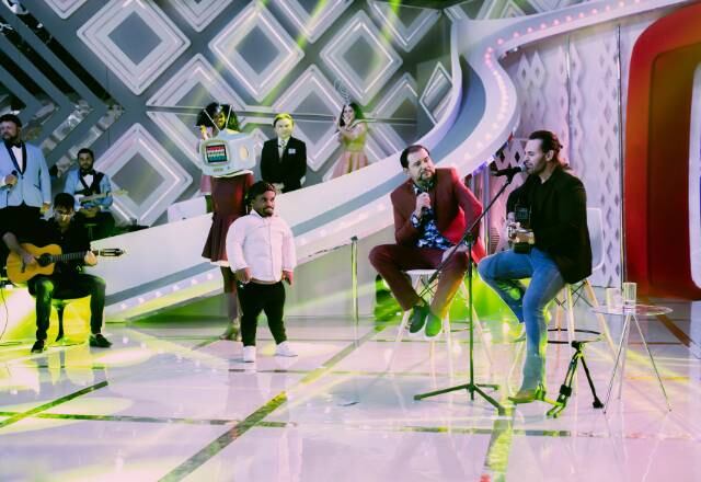 É sertanejo raiz que vocês querem? Eduardo costa esbanjou talento musical ao cantar o clássico Cabocla Tereza