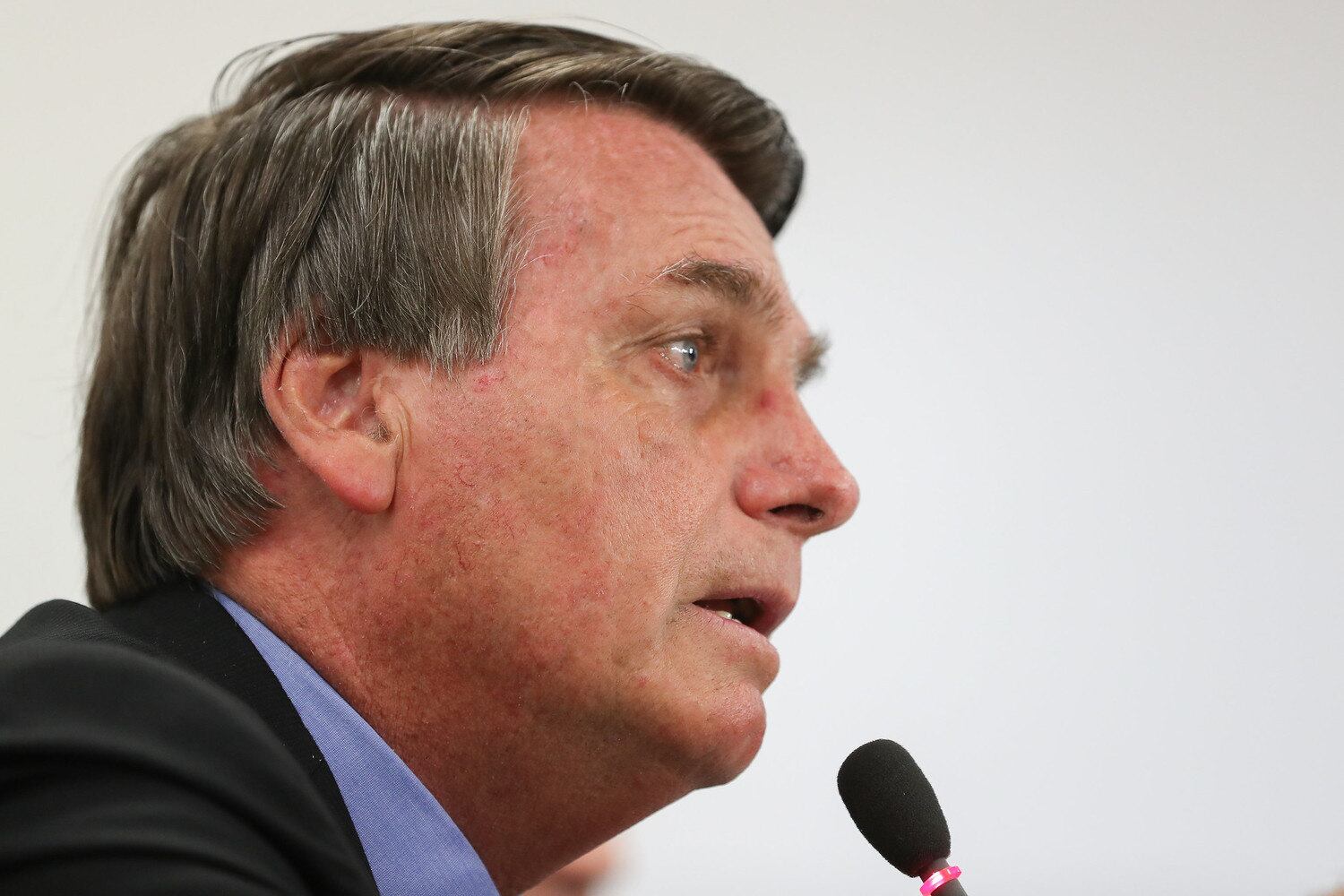 Grupo protesta contra ações do governo Bolsonaro