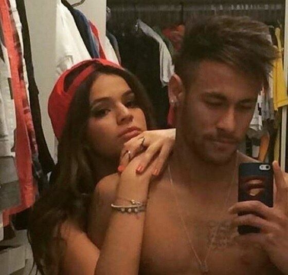 À época, Neymar tinha 20 anos, e Bruna 17
