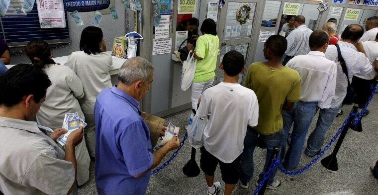 A família de Gambles também não acreditou quando viu ele novamente voltar para casa com o dinheiro de um prêmio no último dia 7. Mas a informação foi divulgada na última semana