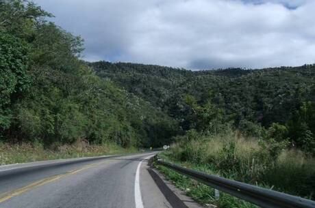 BR-222 na subida da Serra de Ibiapaba, em Tianguá, Ceará