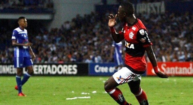 Vinícius Júnior saiu do banco de reservas para dar a vitória para o Flamengo