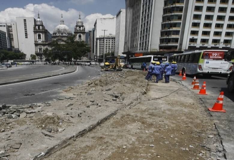 A Secretaria Municipal de Transportes também disse que realizou ajustes na sinalização e em tempos de sinais