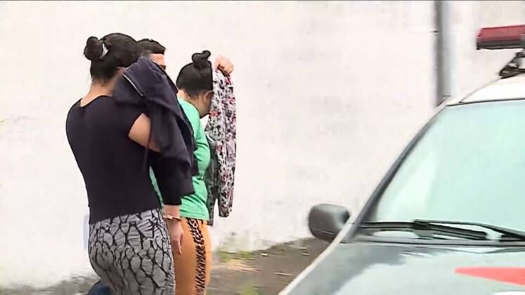 Após o corpo ser encontrado e a investigação iniciada, elas foram presas. Carina confessou a participação no crime e Ana Flávia, Jonathan e Juliano a acusaram de ter cometido os assassinatos. "Eu acho que é uma divergência de autodefesa, cada um quer se defender" explicou Carina sobre as acusações.