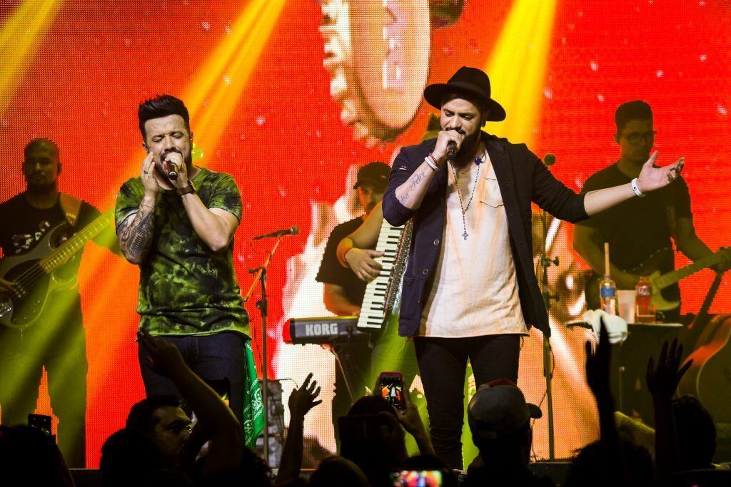 Diego e Victor Hugo formam uma das grandes duplas que se apresentará na 13ª edição do Rodeio Itu, no interior de São Paulo. Os sertanejos, que são amigos de infância, subirão ao palco da festa no dia 6 de setembro, primeira noite dos shows de 2019. Conheça a seguir a história da dupla