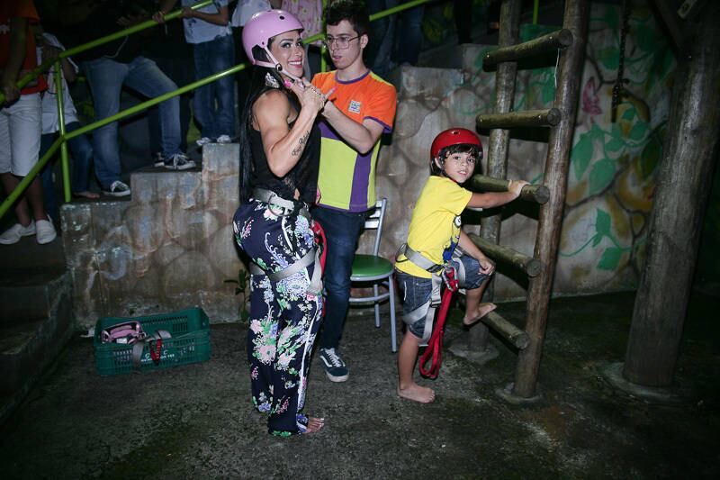 Alexandre Frota e Fabiana comemoraram aniversário de Enzo Gabriel, que completou sete anos, em buffet infantil