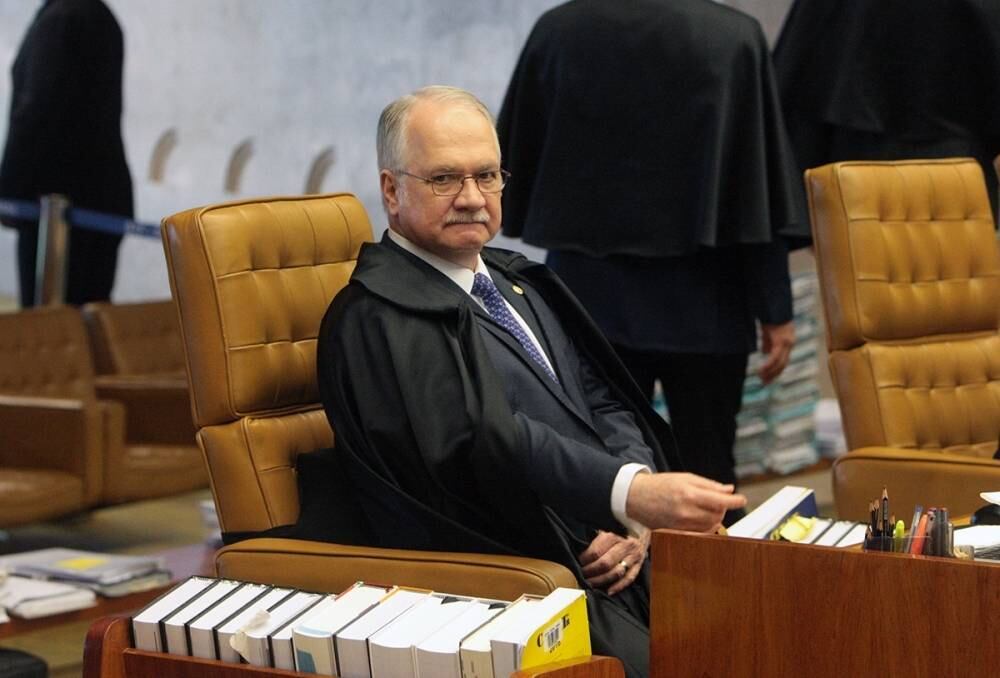 Edson Fachin estaria sendo investigado pela Abin, segundo revista