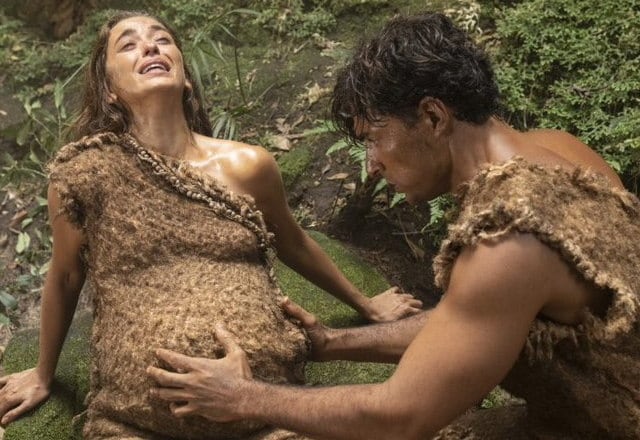 No segundo capítulo de Gênesis, Eva dá à luz, e como Deus havia anunciado, começou a sentir as dores do parto e pediu ajuda a Adão. Em um lago, ela teve seu primeiro filho homem e o chama de Caim. Enquanto admiram o bebê, Lúcifer os observa de longe. Um tempo depois, nasce o segundo filho do casal, batizado de Abel