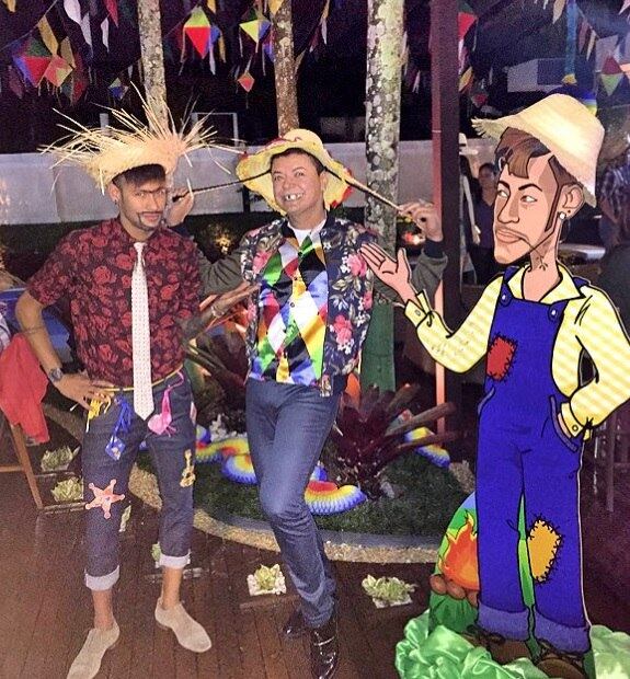 Havia até uma enorme caricatura de Neymar caipira na festa