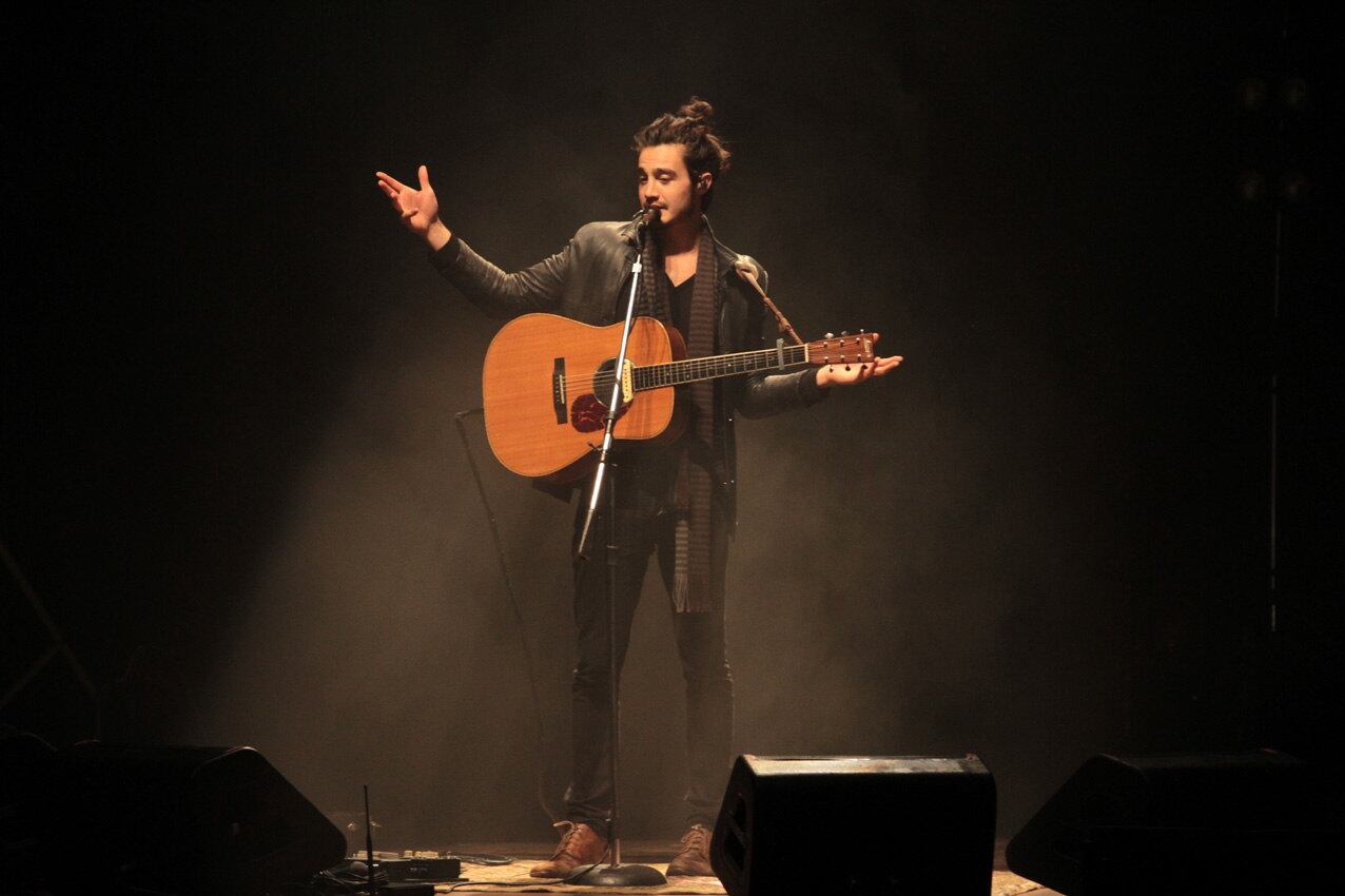 Tiago fez o show da turnê Troco Likes — Ao Vivo e cantou sucessos como Amei Te Ver e Alexandria