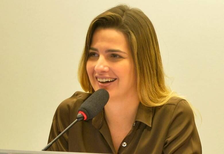 Clarissa é alvo de processo de expulsão do partido (PR) por ter votado contra a PEC do teto de gastos