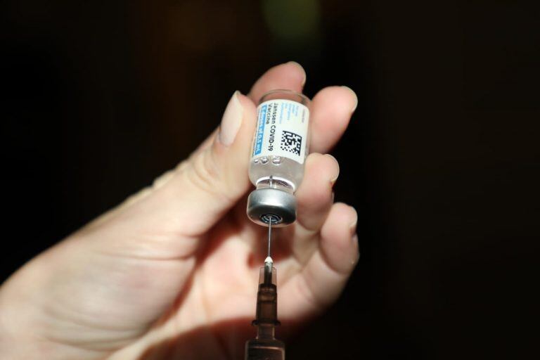 No Rio, população com 36 anos ou mais será vacinada nesta quarta-feira (21)