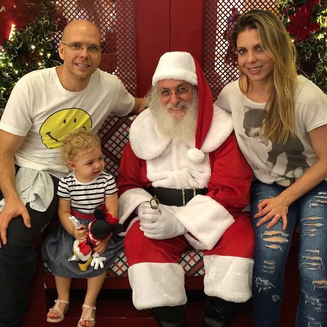 Comentários como "família perfeita" são muito comuns nas publicações de Xuxa