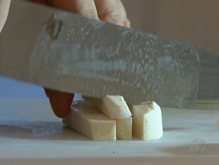 O inhame é importantíssimo no combate a celulite. Ele possui ações que estimulam a produção de pele firme e é anti-inflamatório, o que de certa forma ajuda a evitar essas horríveis inimigas
No R7 Play você pode assistir ao Fala Brasil na íntegra! Clique e experimente de graça! 

+ Veja como preparar receitas saudáveis com o inhame 



