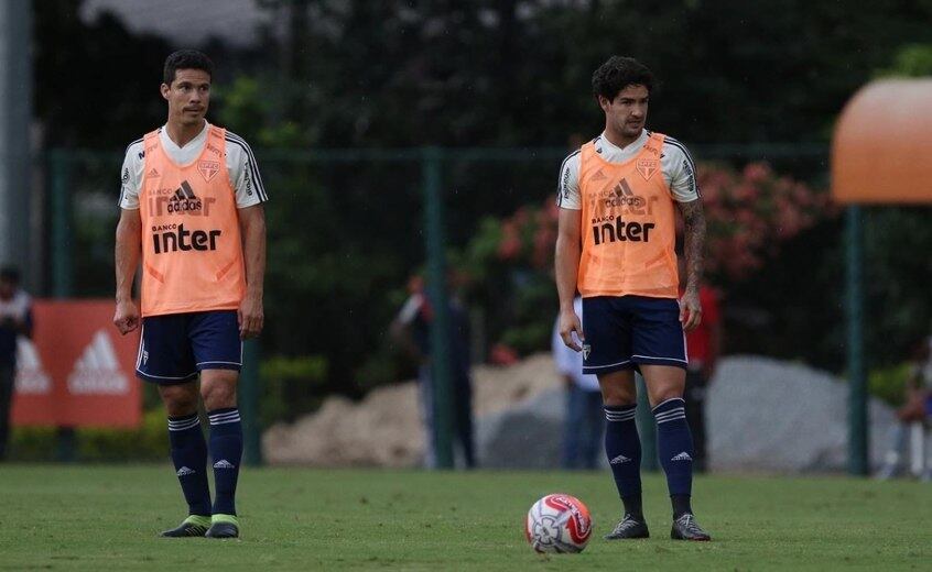 Hernanes e Pato terminaram o ano esquecidos no São Paulo