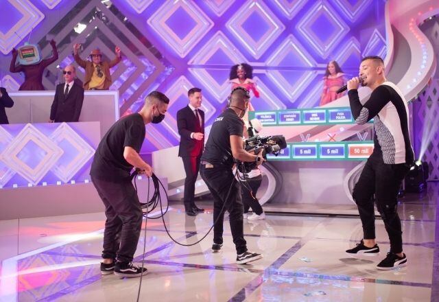 Equipe preparada! Eles não perdem nenhum detalhe e mostram tudo com exclusividade para quem está do outro lado da tela!
Acompanhe o programa A Noite É Nossa todas as quartas-feiras, a partir das 22h45, na tela da Record TV