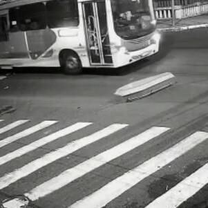 Motorista do ônibus não viu o caixão