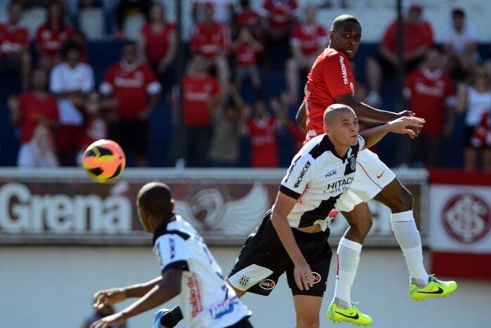 O Internacional duelou com a rebaixada Ponte Preta, no estádio Centenário, em Caixias do Sul, para espantar qualquer chance de degola. No fim, empate por 0 a 0 