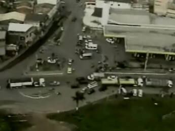 Local onde os manifestantes se encontram possui congestionamento no fluxo de veículos