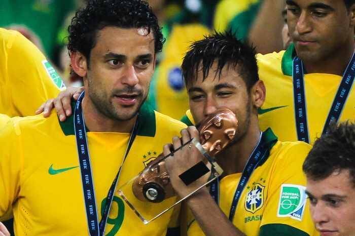 Fred também deixou claro que as lesões que o afetaram no segundo semestre de 2013 são coisas do passado:

— Me sinto no mesmo nível ou até melhor do que na Copa das Confederações. Estou me preparando muito bem para esta Copa do Mundo.