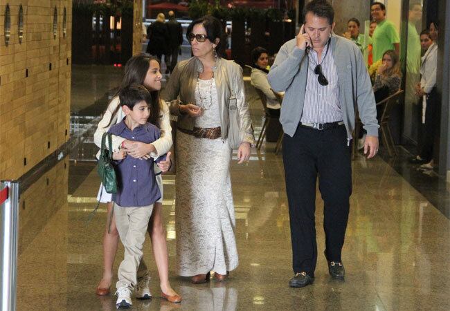 Mãe de Cléo Pires, Antônia Morais e Ana, a atriz Glória Pires só conseguiu realizar o desejo de ter um menino aos 42 anos de idade. O pequeno Bento nasceu no ano de 2005
