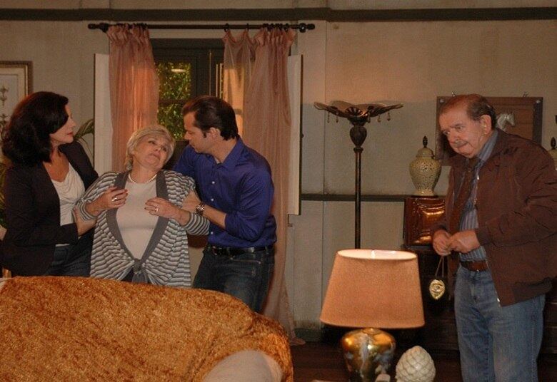 A busca pelo poder tem movimentado a trama de Ribeirão do Tempo. Após Nicolau (Heitor Martinez) assassinar Érico (Henrique Martins), Beatriz (Iris Bruzzi) desmaia ao saber da morte do marido