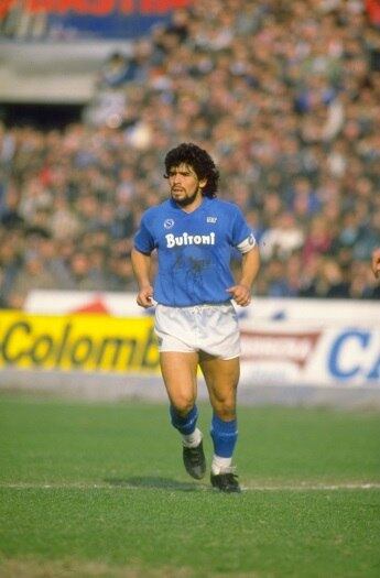 Entre os clubes por onde jogou, chegou ao auge da carreira na Itália, jogando pelo Napoli, no que é considerado um dos melhores times da história dos Azzurri. Apesar da tradição, o clube era considerado "pequeno" entre os italianos, e suas conquistas se limitavam a pequenos campeonatos e duas Copas da Itália. Maradona chegou à equipe como ídolo, de helicóptero no estádio San Paolo. Ele poderia ter ido para a Juventus, mas preferiu a equipe da cidade de Nápoles por causa de rusgas com o presidente da Juve