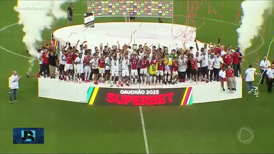 Internacional vence o Grêmio e conquista o Campeonato Gaúcho pela primeira vez desde 2016