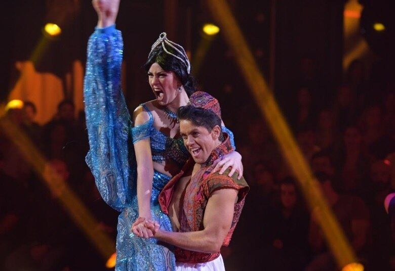 Em um novo desafio, as estrelas trocaram de par e tiveram que mostrar muito jogo de cintura na competição. Jade e Paulo Victor, por exemplo, brilharam com o jazz e receberam nota máxima