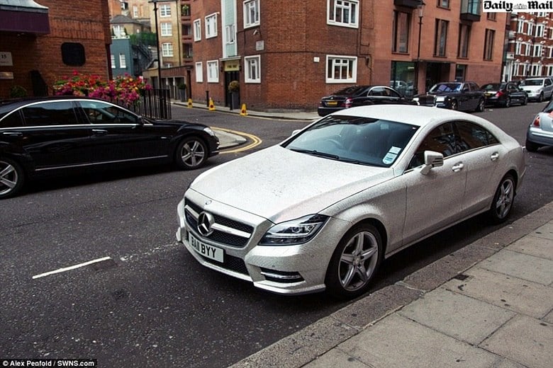 Luxuoso, o Mercedes-Benz CLS 2011 de Radionova custa 25.000 libras no Reino Unido — aproximadamente R$ 100.000

Saiba tudo sobre carros! Acesse www.r7.com/carros
