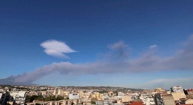 Tremor ocorreu dois dias depois de o vulcão Etna entrar em erupção
